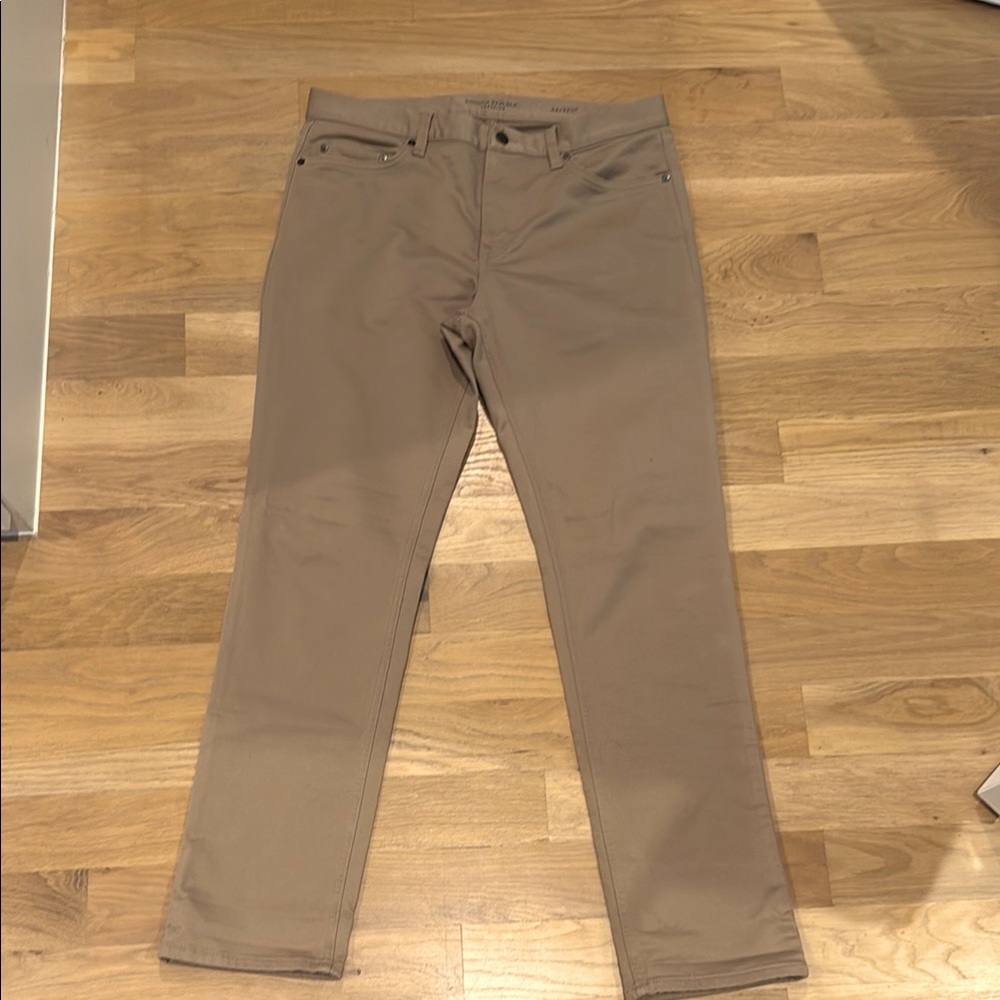 BANANA REPUBLIC SLIM TRAVELER PANT